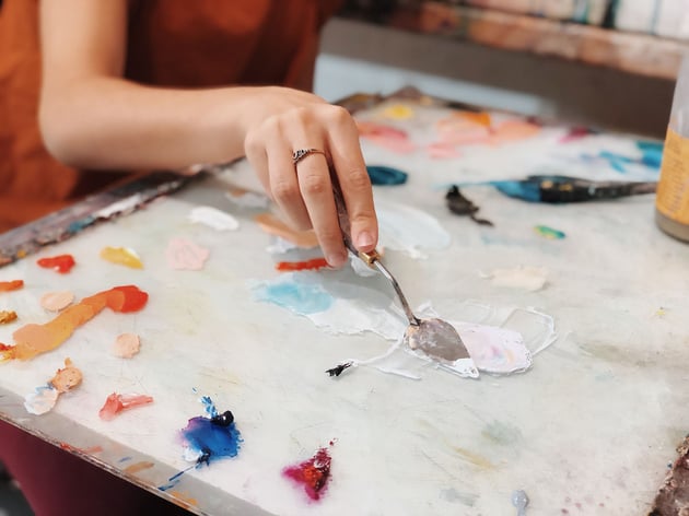 Palette knife mixing paint