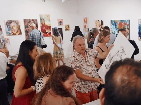 Gallery with people