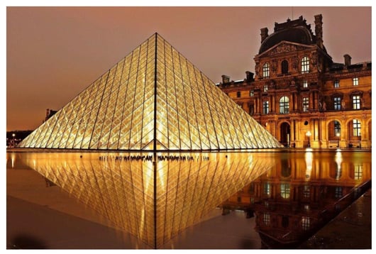 photo of the luve in France night time shot